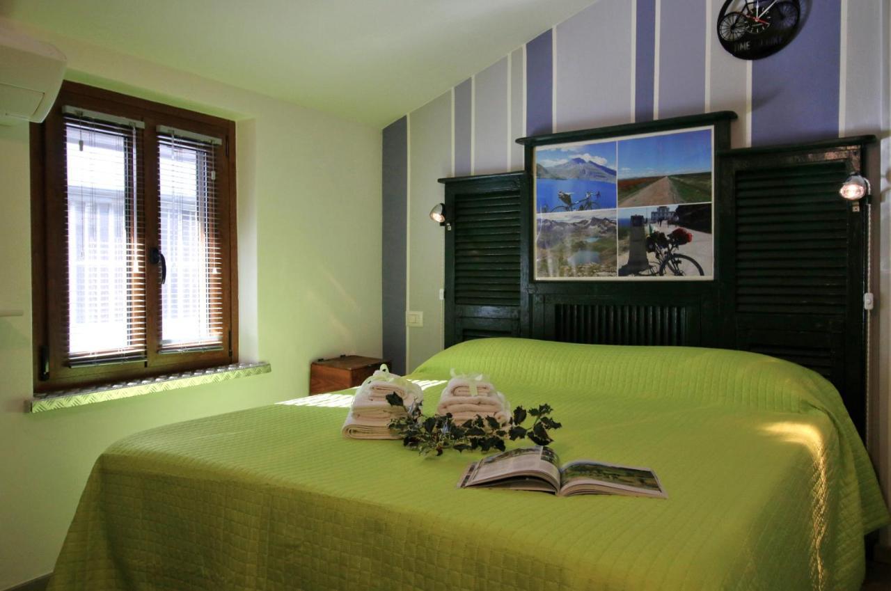 Apartmán Il Turista A Pedali Ceva Exteriér fotografie